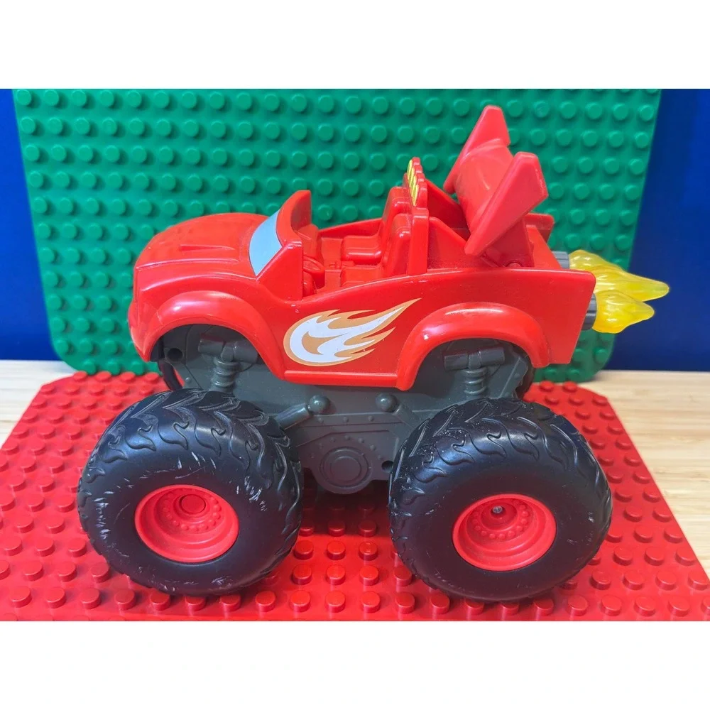 Fisher-Price Blaze and the Monster Machines Super Stunt toy truck
